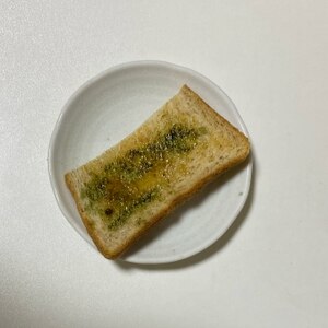 バター風味の黒蜜抹茶トースト